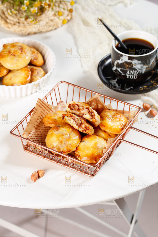 一篮鸡仔饼酥