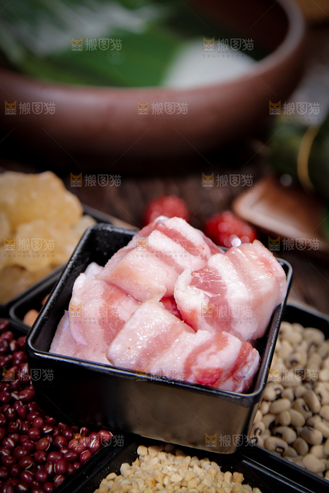 一盒五花肉