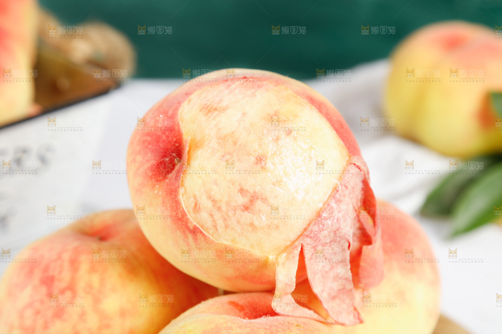 新鲜的水蜜桃