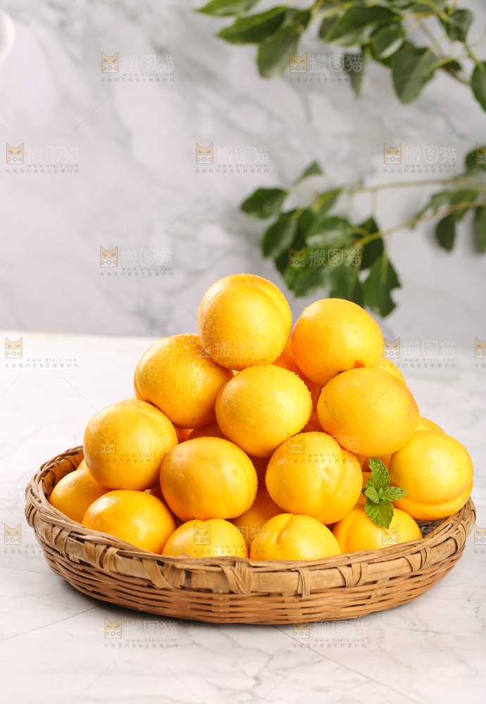 一篮黄油桃