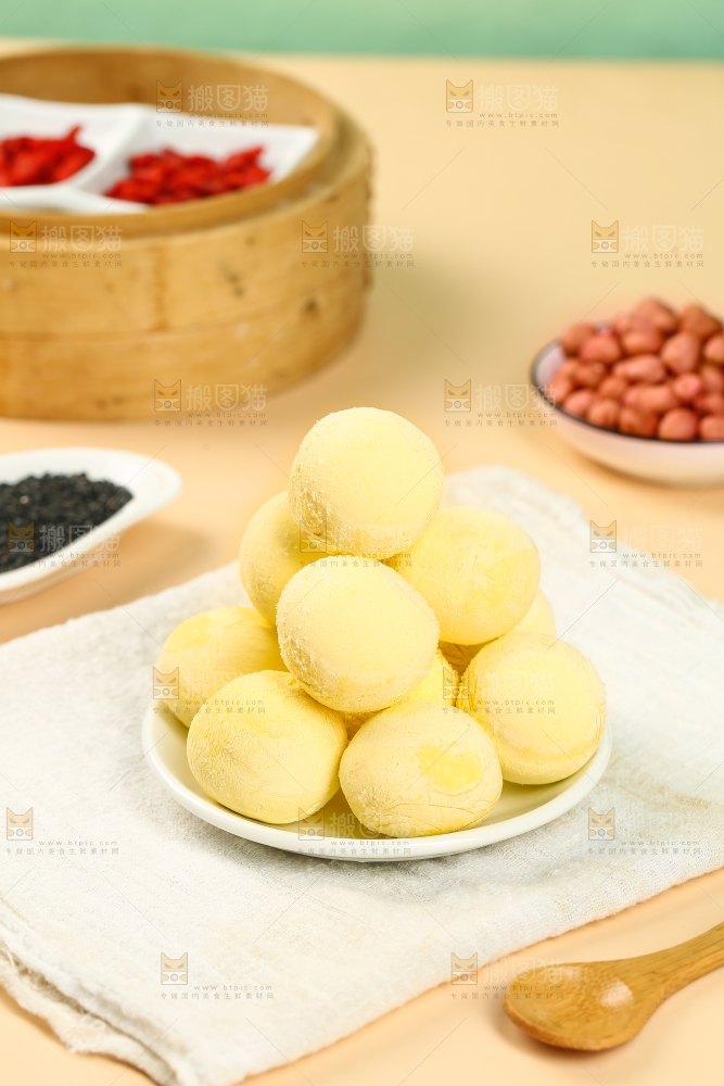 一盘黄米汤圆