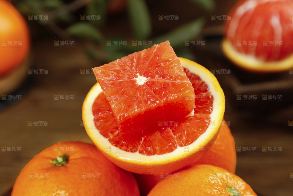 一堆新鲜血橙