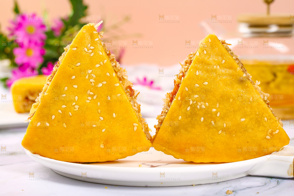 盘子里装着化州拖罗饼