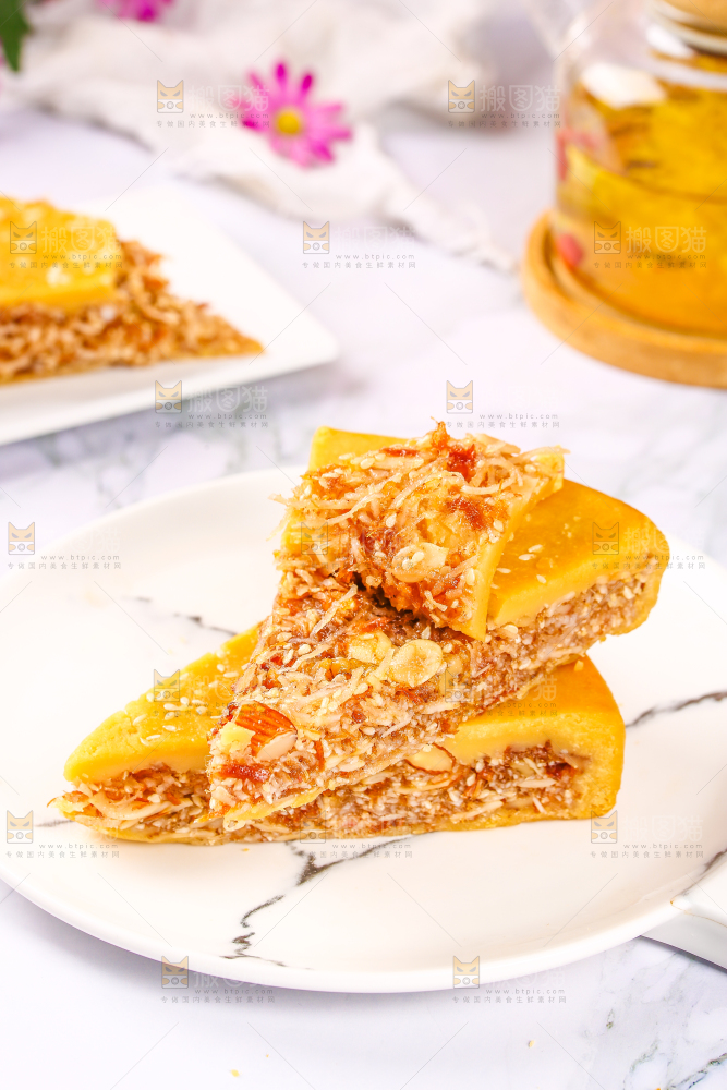 盘子里装着化州拖罗饼