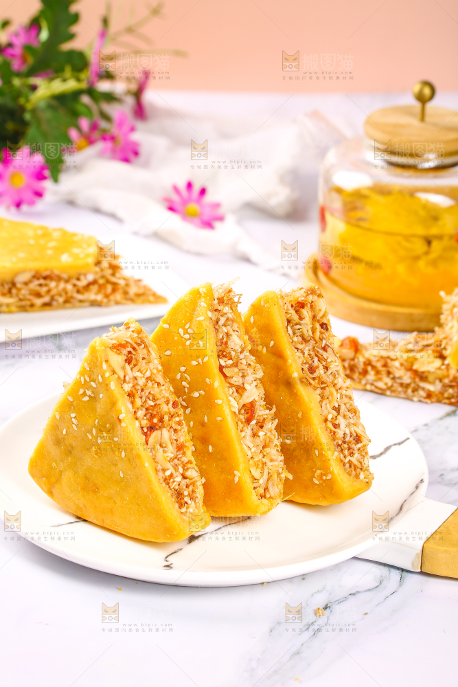 盘子里装着化州拖罗饼