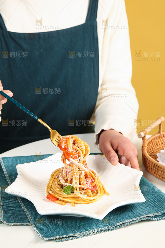 叉子上的意面