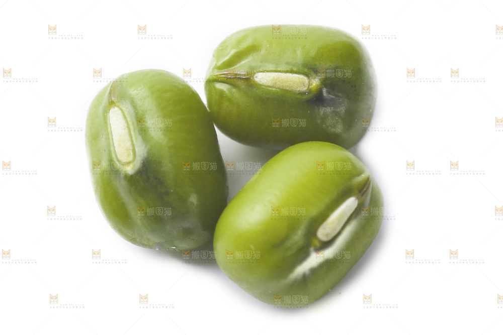 白底上放着绿豆