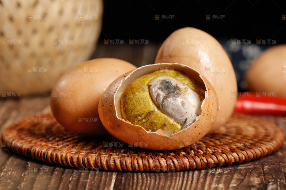 竹垫上的活珠子