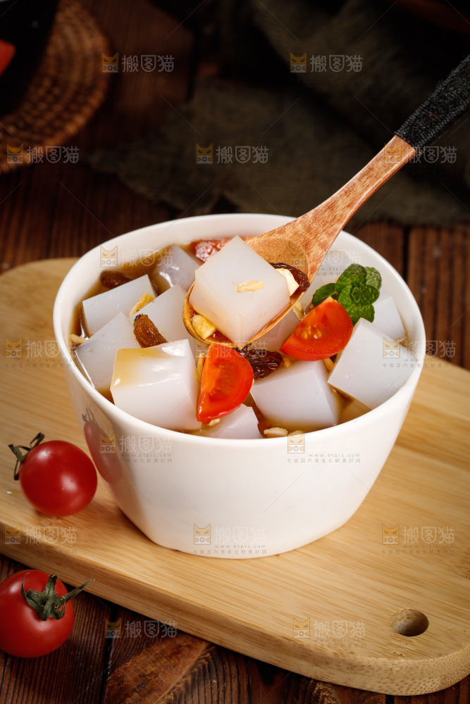 碗里的红糖凉粉