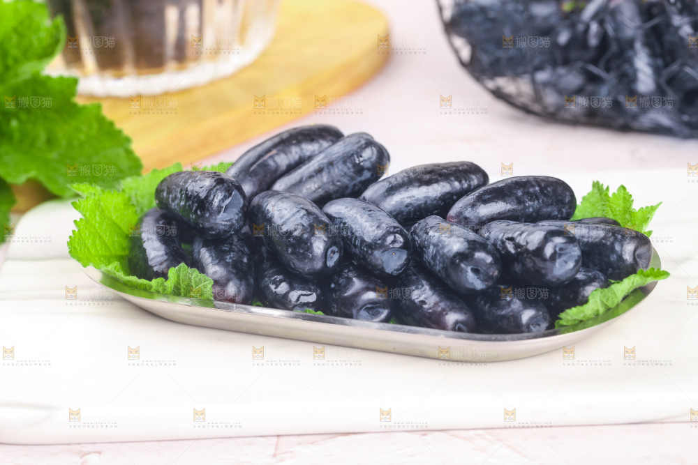 盘子里的金手指黑提
