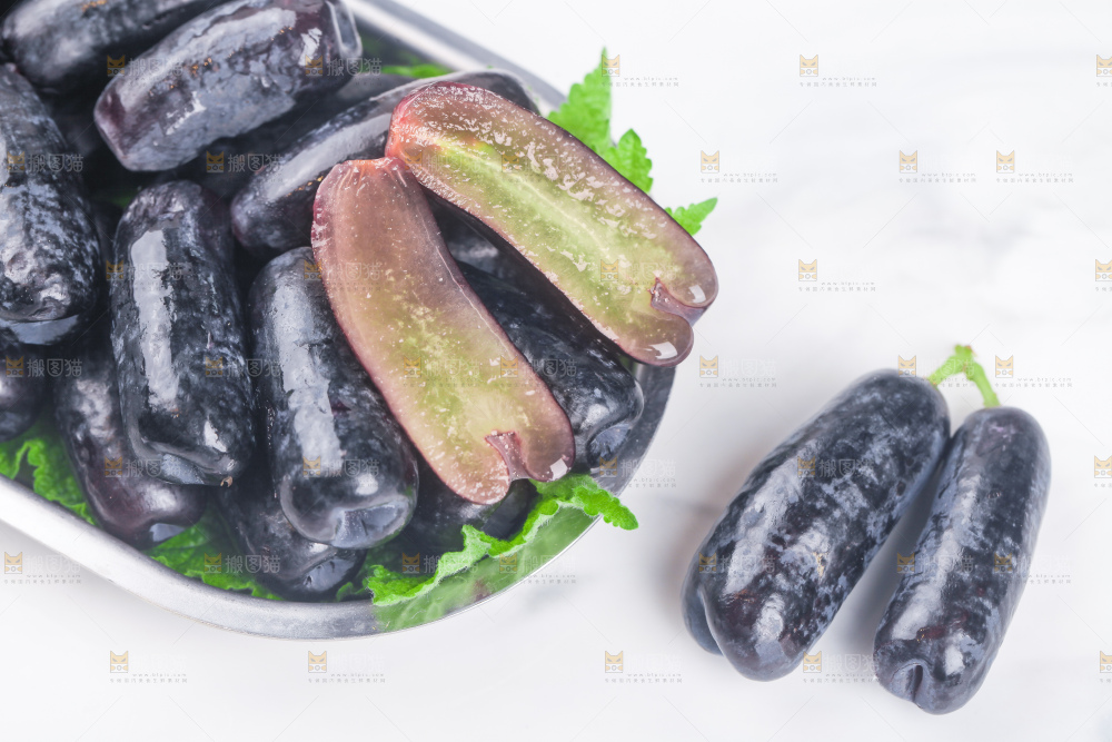 盘子里的金手指黑提