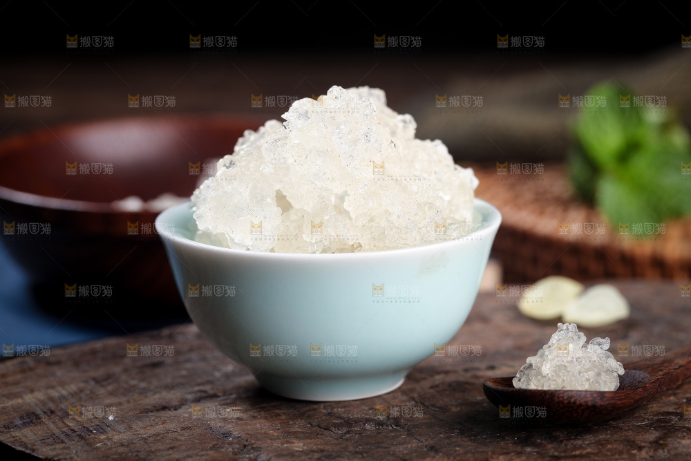碗里装着雪燕