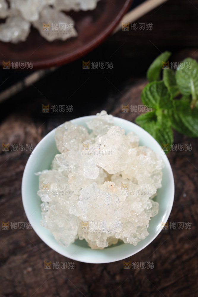 碗里装着雪燕
