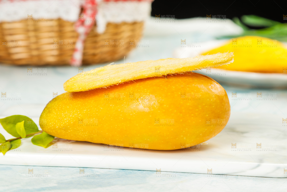 白石板上的海南金煌芒
