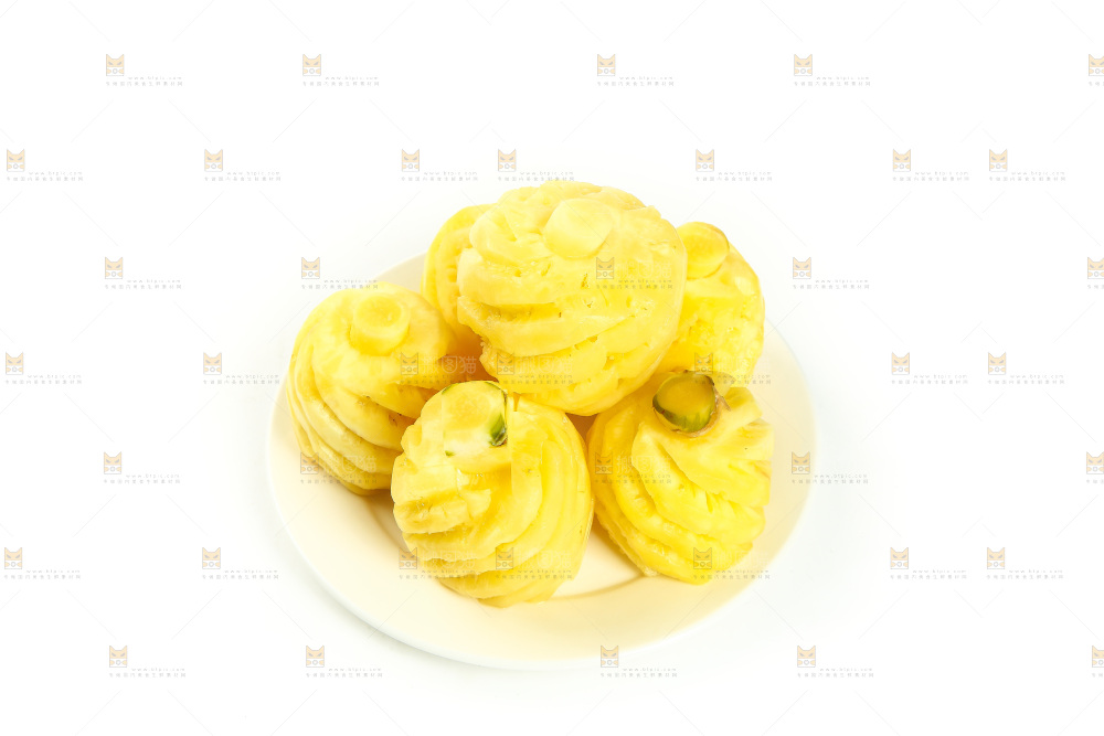 白底上放着一盘香水小菠萝