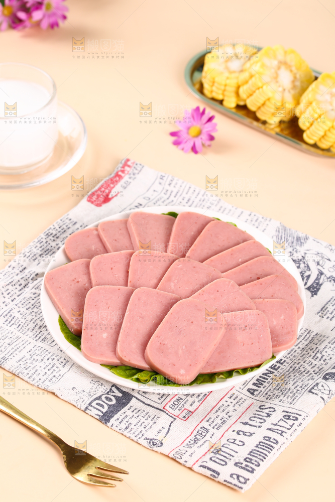 一盘切片的午餐肉