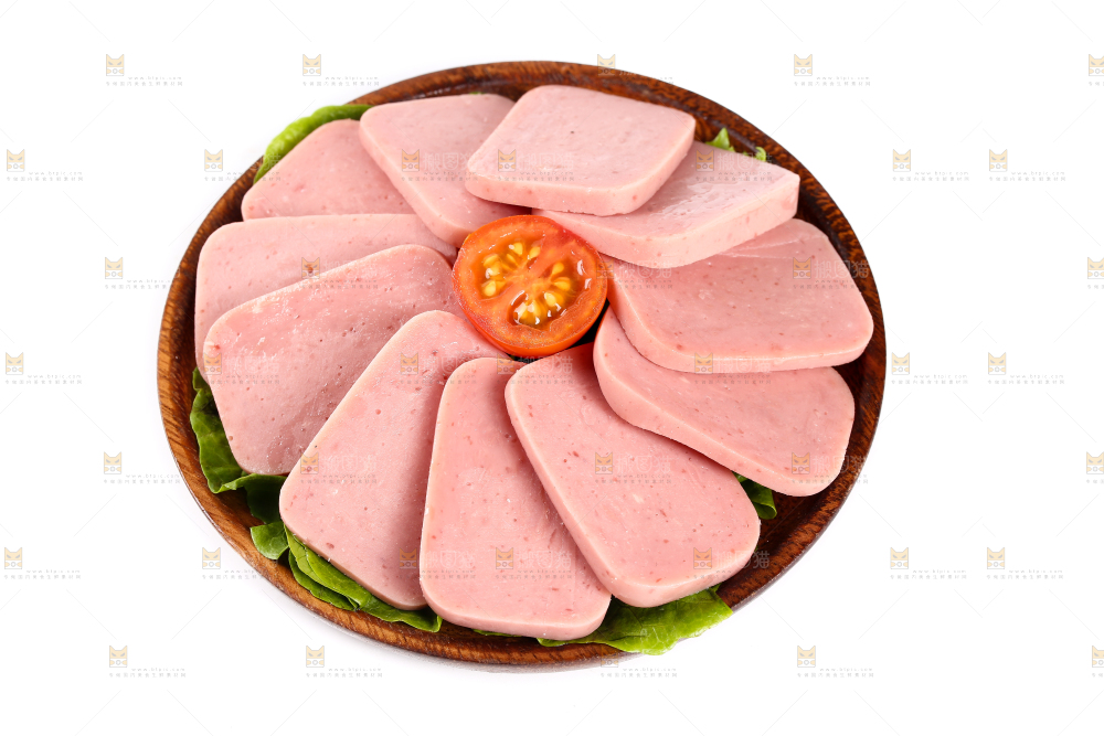 白底上放着一盘午餐肉切片