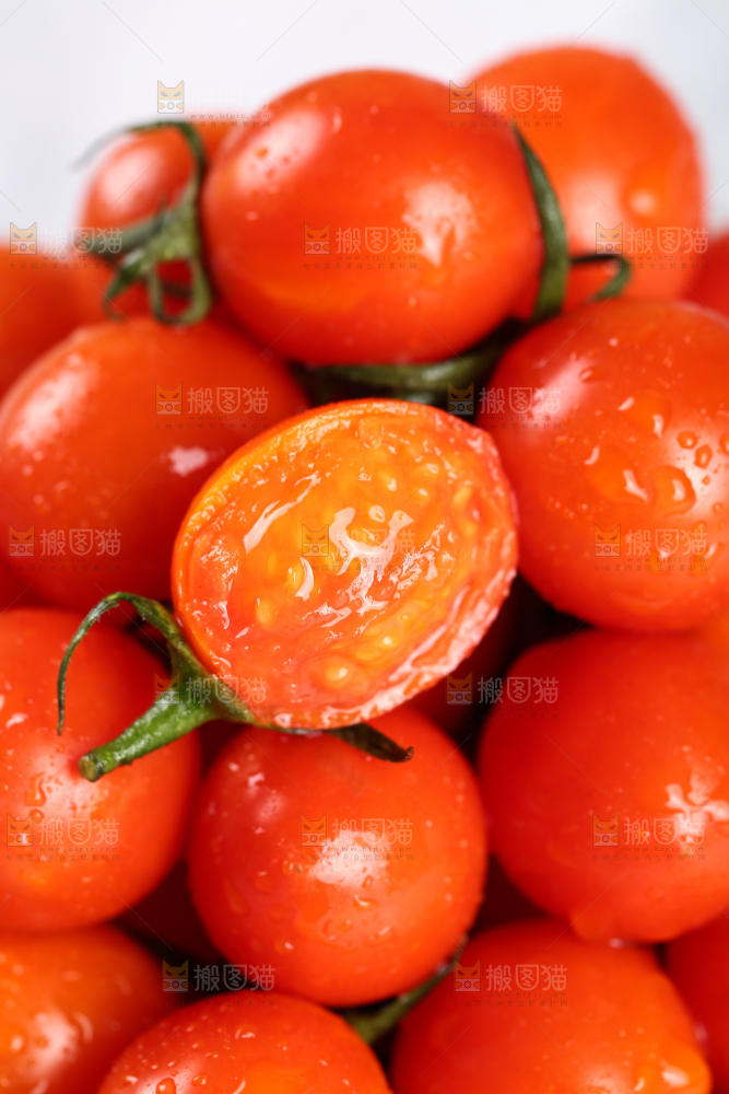 一堆新鲜珠珠小番茄