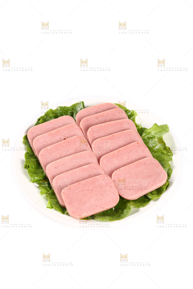 白底上放着一盘午餐肉切片