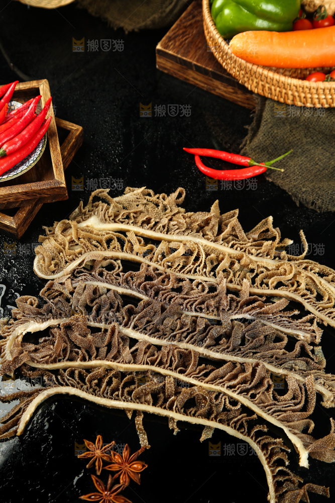 黑石板上的毛肚