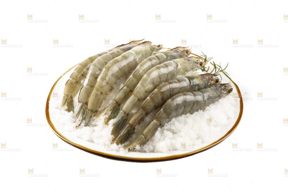 白底上放着一盘大虾