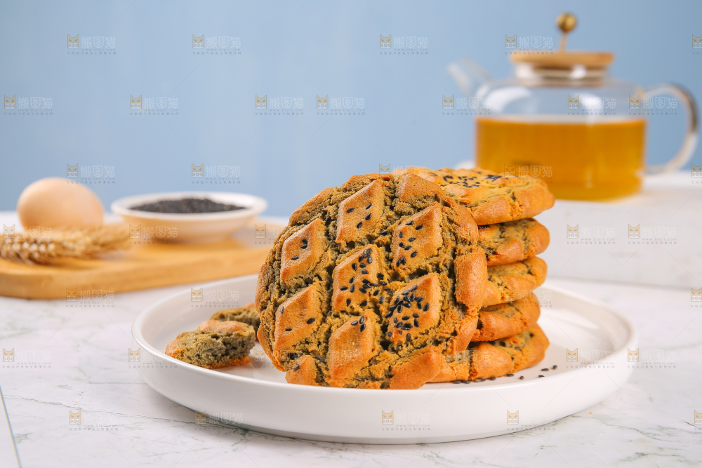 盘子里的铁棍山药桃酥