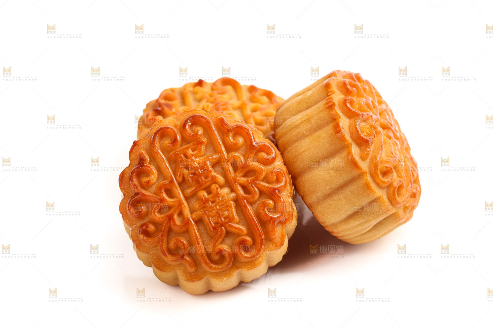白底上摆放的蛋黄月饼
