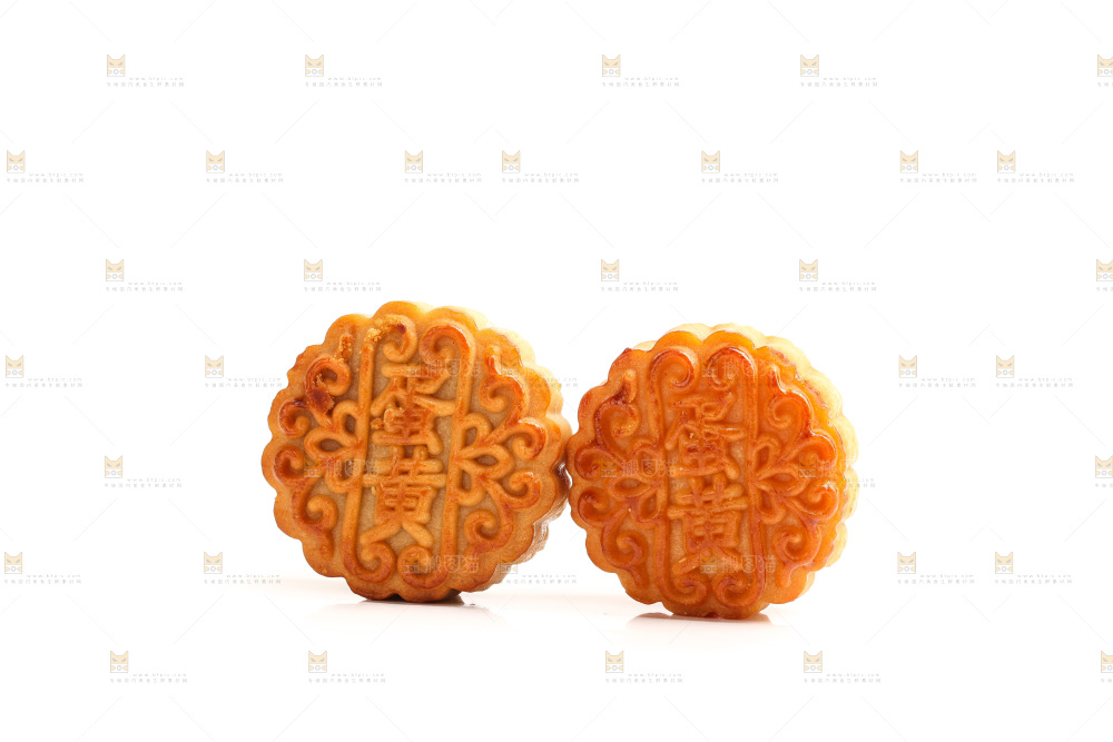白底上的广式蛋黄月饼