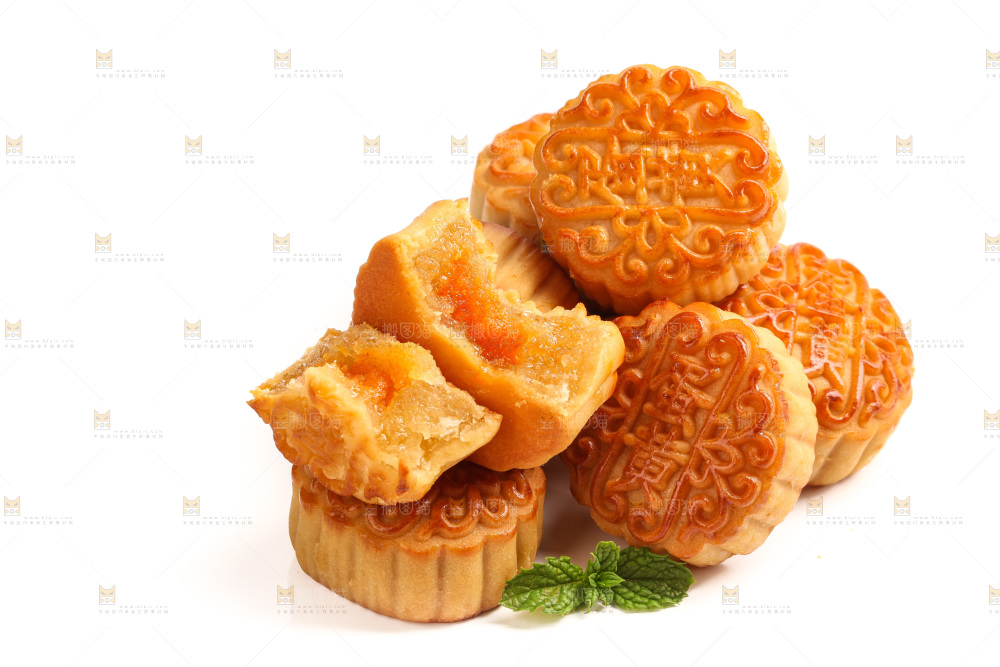 白底上的广式蛋黄月饼