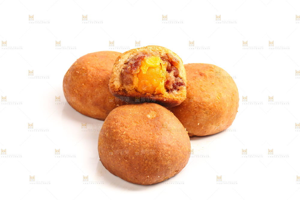 白底上的火腿蛋黄月饼