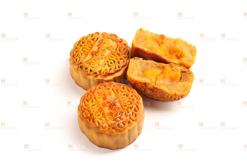白底上的广式蛋黄月饼