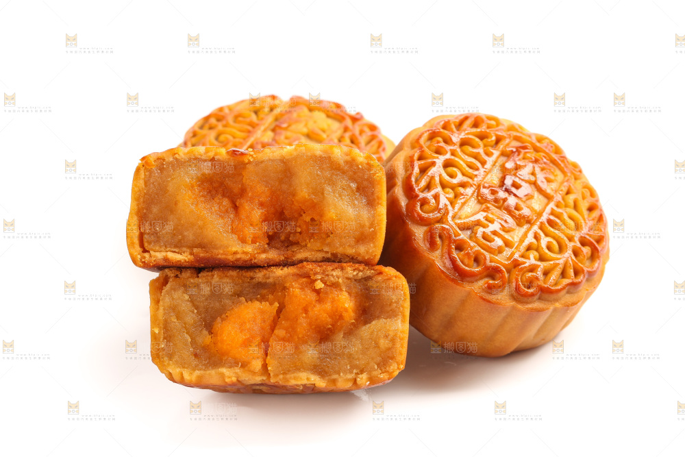 白底上的广式蛋黄月饼