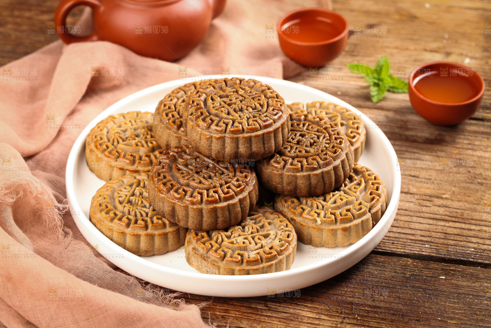 盘子里的荞麦五仁月饼