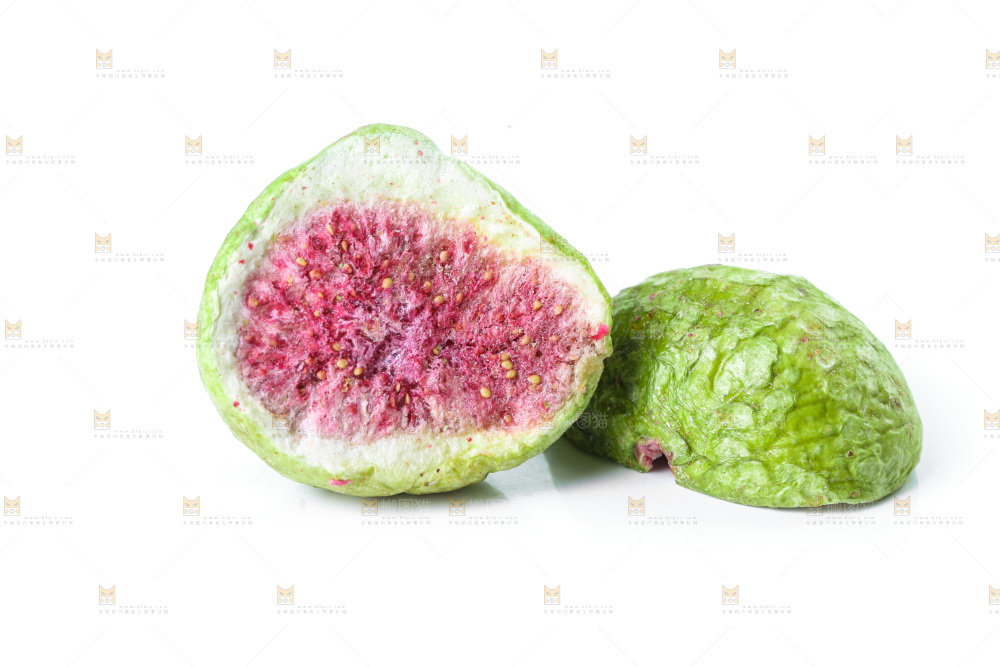 白底上放着无花果干