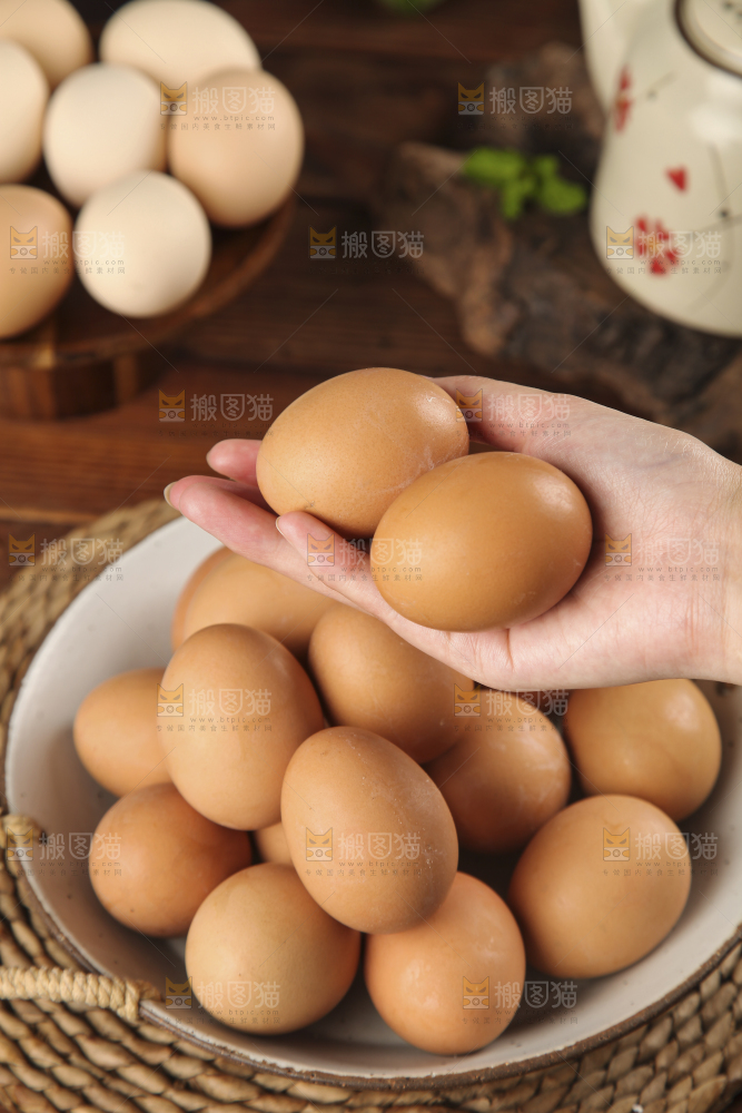 手上拿着活珠子