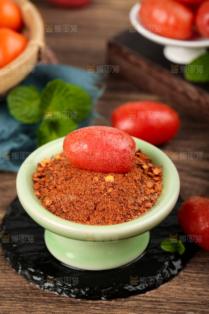 羊奶果蘸着辣椒面