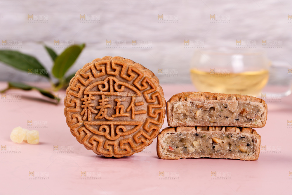 浅底上的荞麦五仁月饼