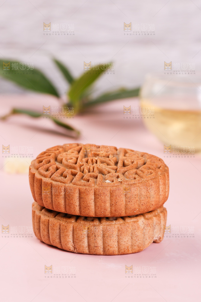 浅底上的荞麦五仁月饼