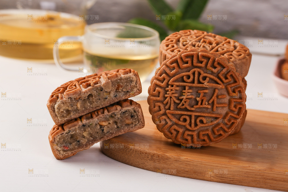 浅底上的荞麦五仁月饼