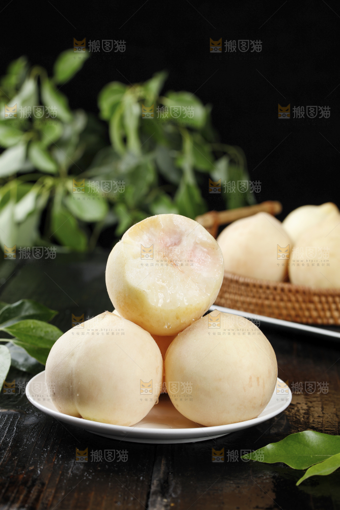 盘子里的蒙阴白桃