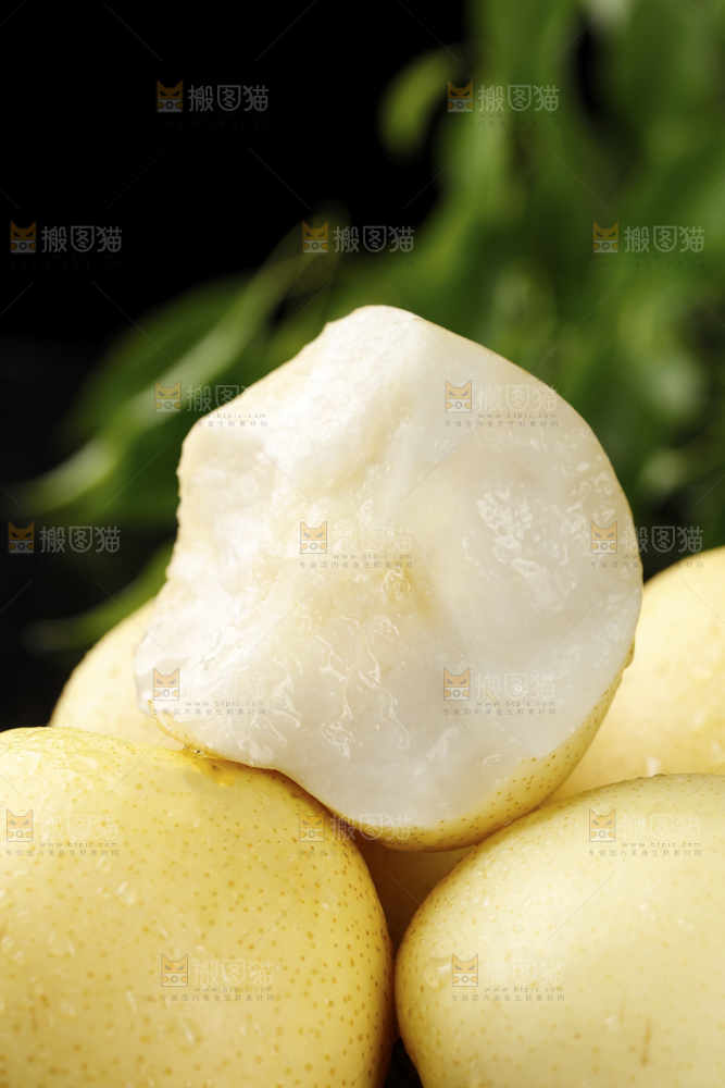 堆放着的皇冠梨