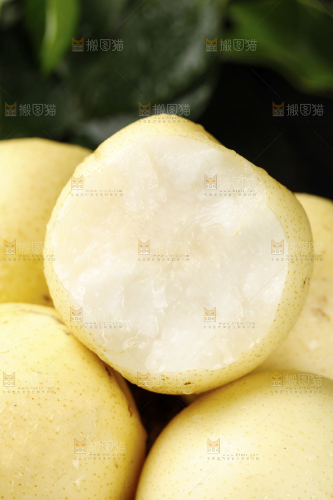 堆放着的皇冠梨