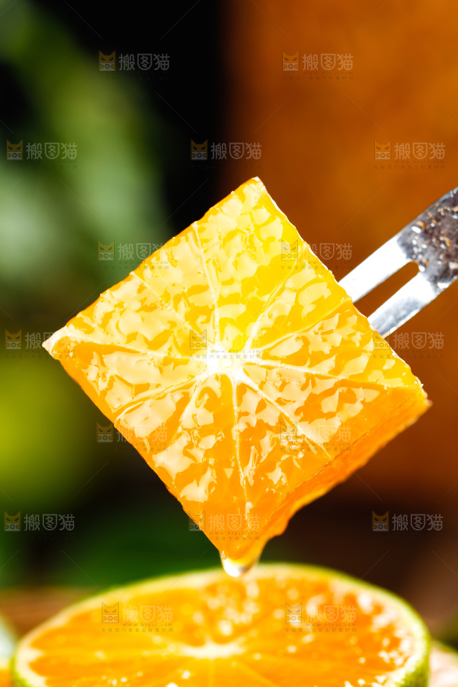 篮子里放着蜜桔
