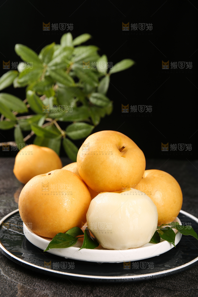 盘子里的莱阳秋月梨