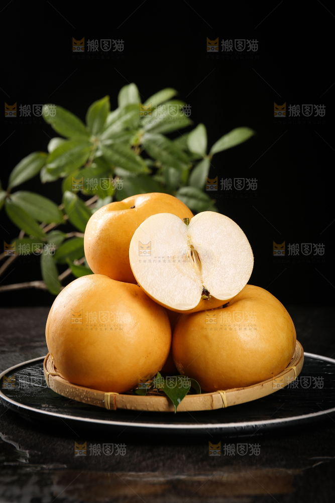 盘子里的莱阳秋月梨