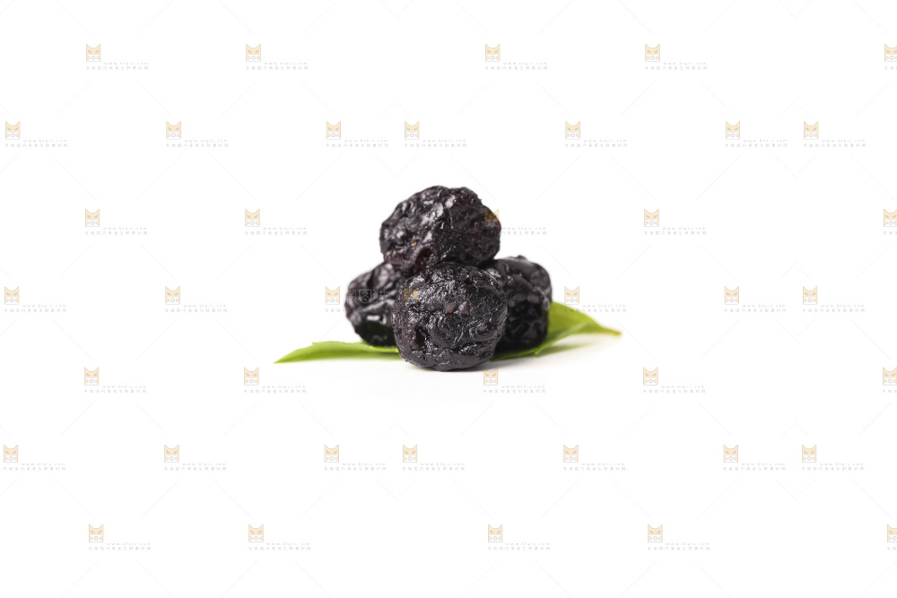 白底上的蓝莓果干