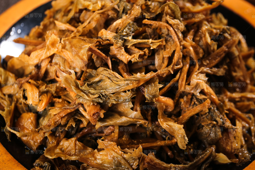 盘子里的梅干菜