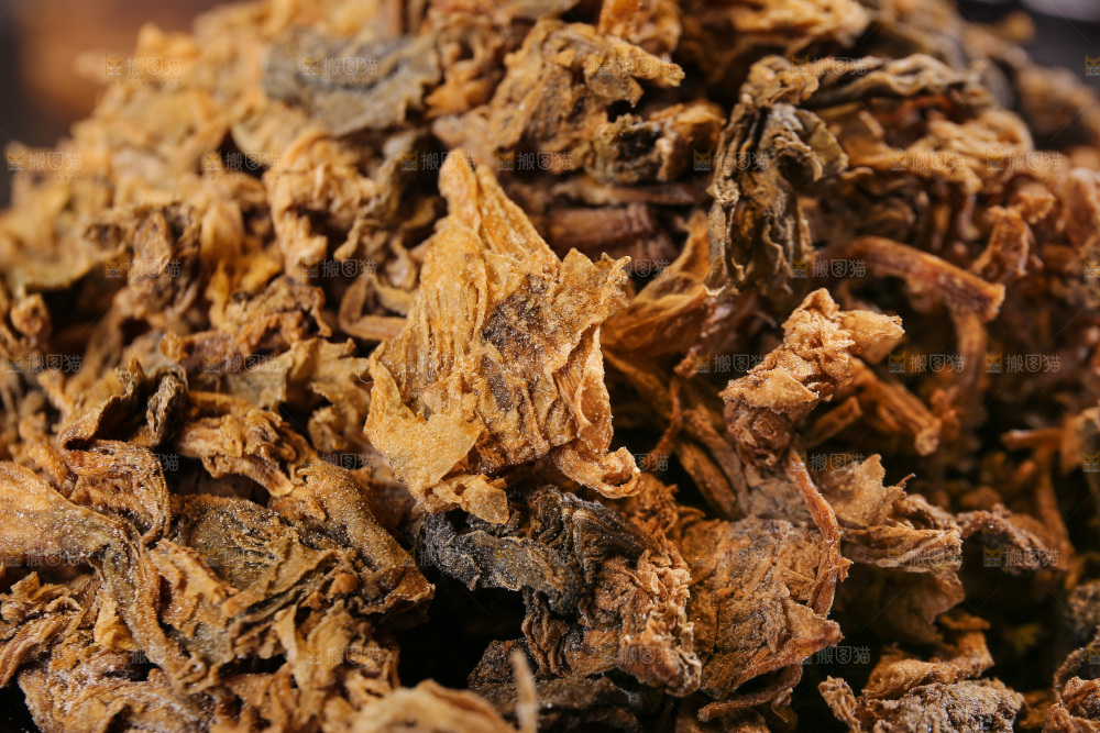 堆放着的绍兴梅干菜