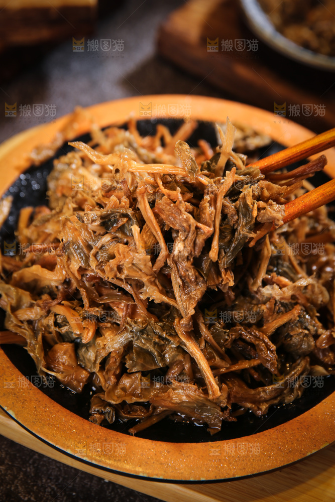 盘子里的梅干菜