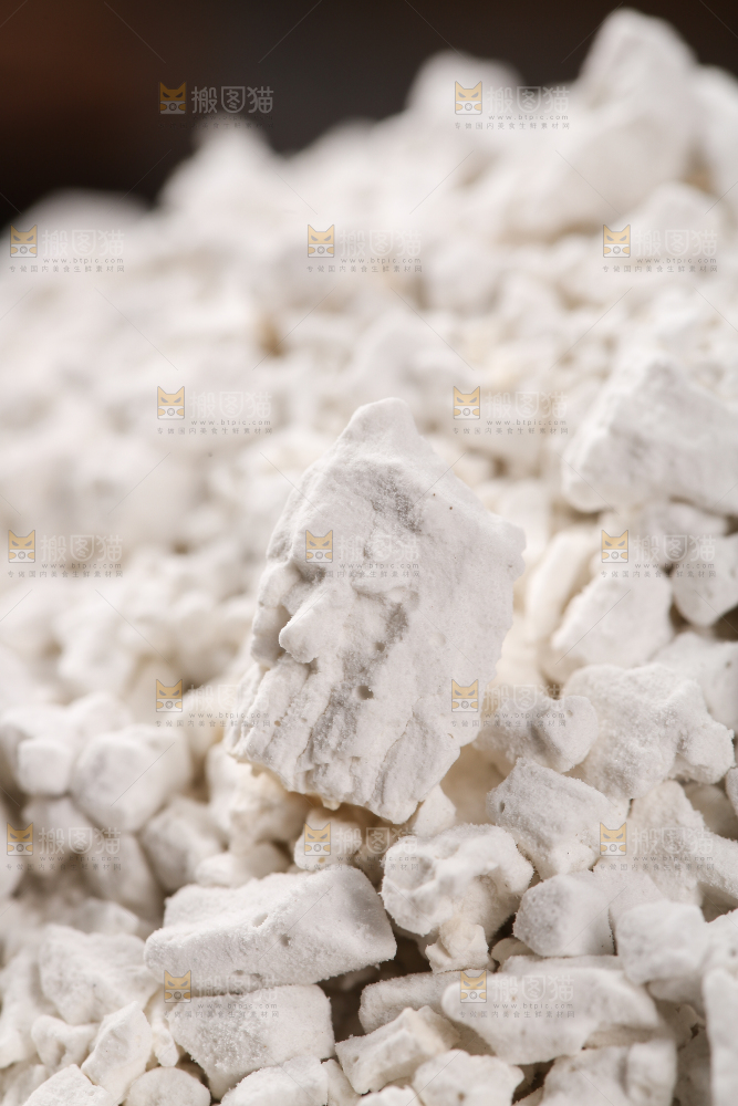 堆放着的红薯淀粉